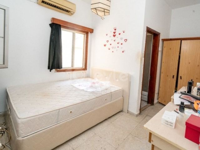 GİRNE Eski Yat Limanında Satılık Hotel