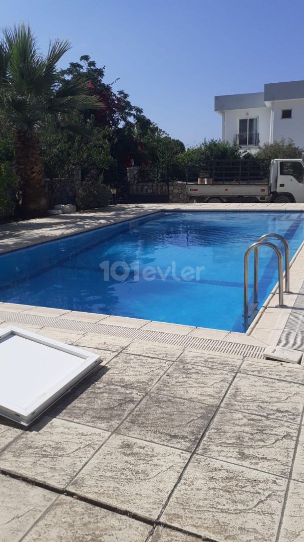 4+1 Villa Zu Vermieten In Kyrenia Alsancak / Mit Pool ** 