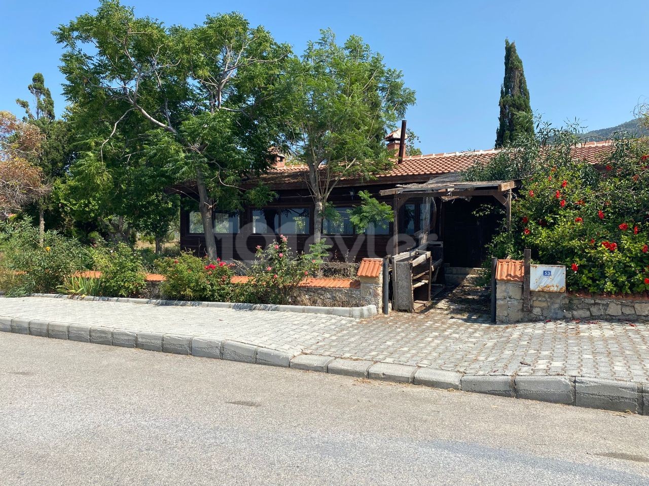 OLD RESTAURANT AND LAND IN YENI ERENKOY, ZERO TO THE SEA