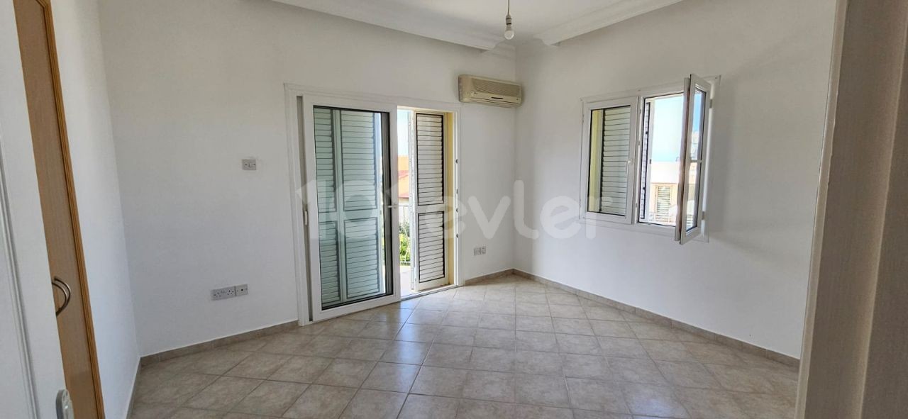 3+1 VILLA ZU VERMIETEN IN GİRNE YEŞİLTEPE / MIT PRIVATEM POOL / GROSSEM GARTEN