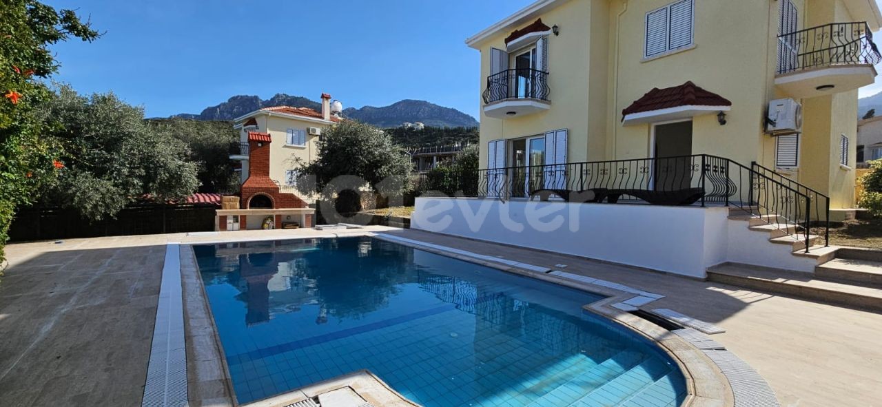 3+1 VILLA FOR RENT IN KYRENIA YEŞİLTEPE / PRIVATE POOL / BIG GARDEN