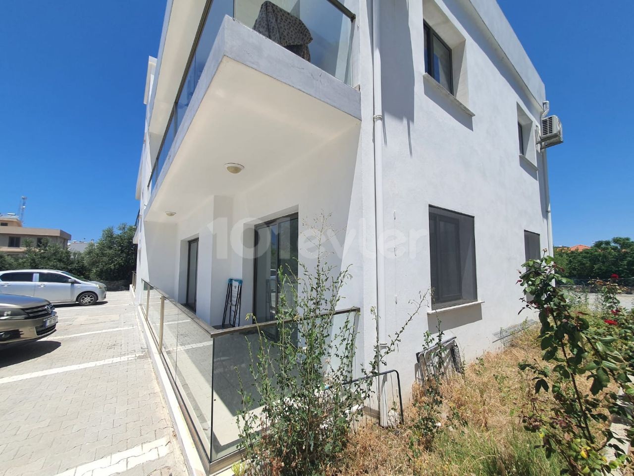 GİRNE ALSANCAK SATILIK 2+1 BAHÇELİ DAİRE