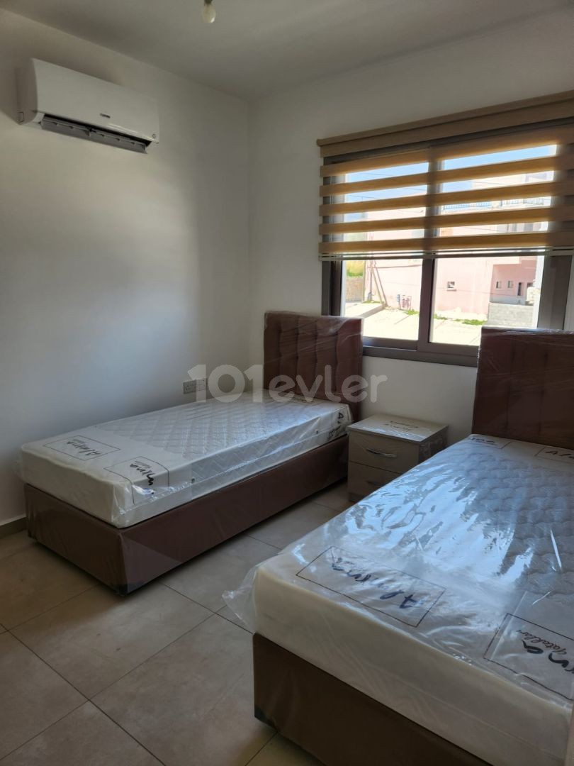 2+1 möblierte neue Wohnung zur Miete in Kyrenia Alsancak