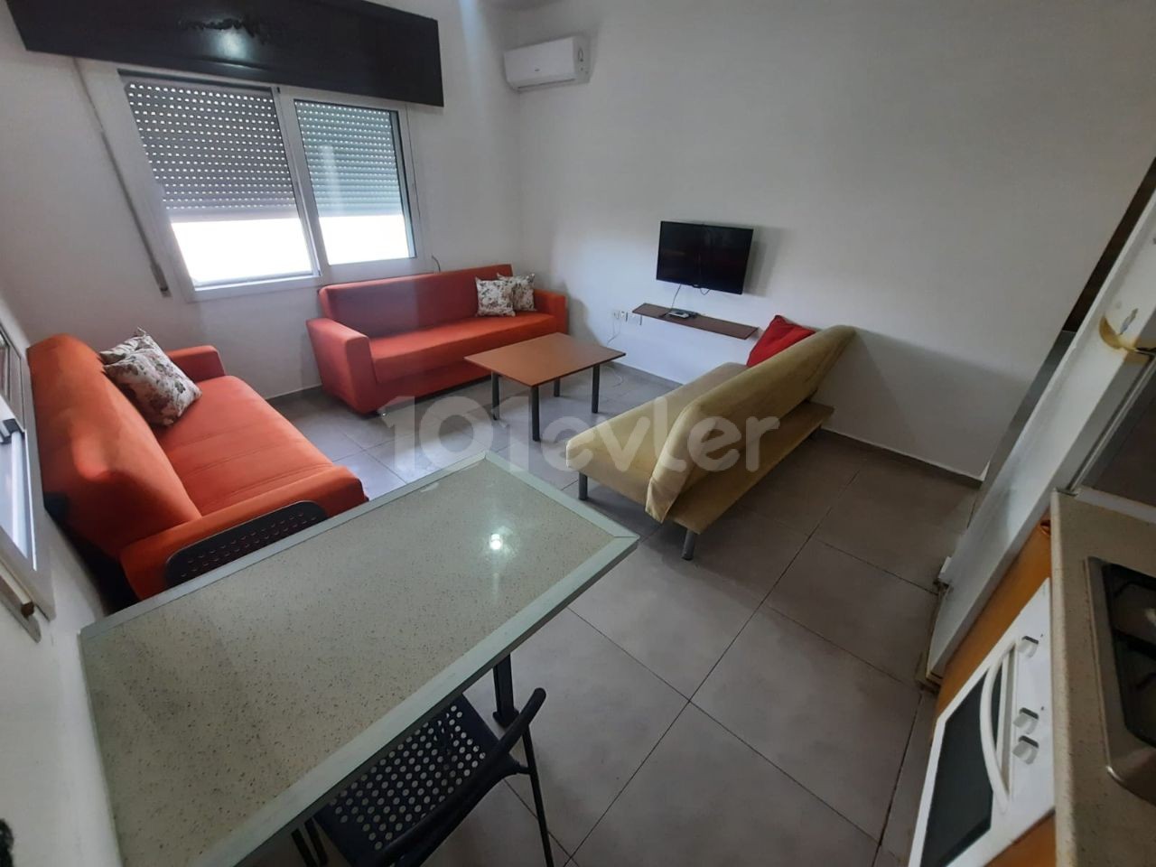 Girne Merkez  de LEMAR MARKET karşısında Kiralık 2+1   Daire 