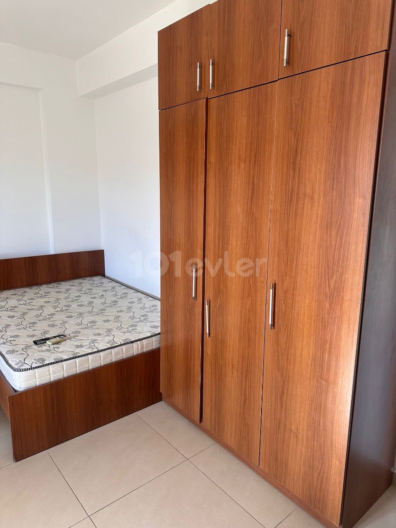 MONATLICH BEZAHLT; VOLLSTÄNDIG MÖBLIERTE 1+0 STUDIO-WOHNUNG ZU VERMIETEN IN KYRENIA/BOĞAZ..0533 859 21 66