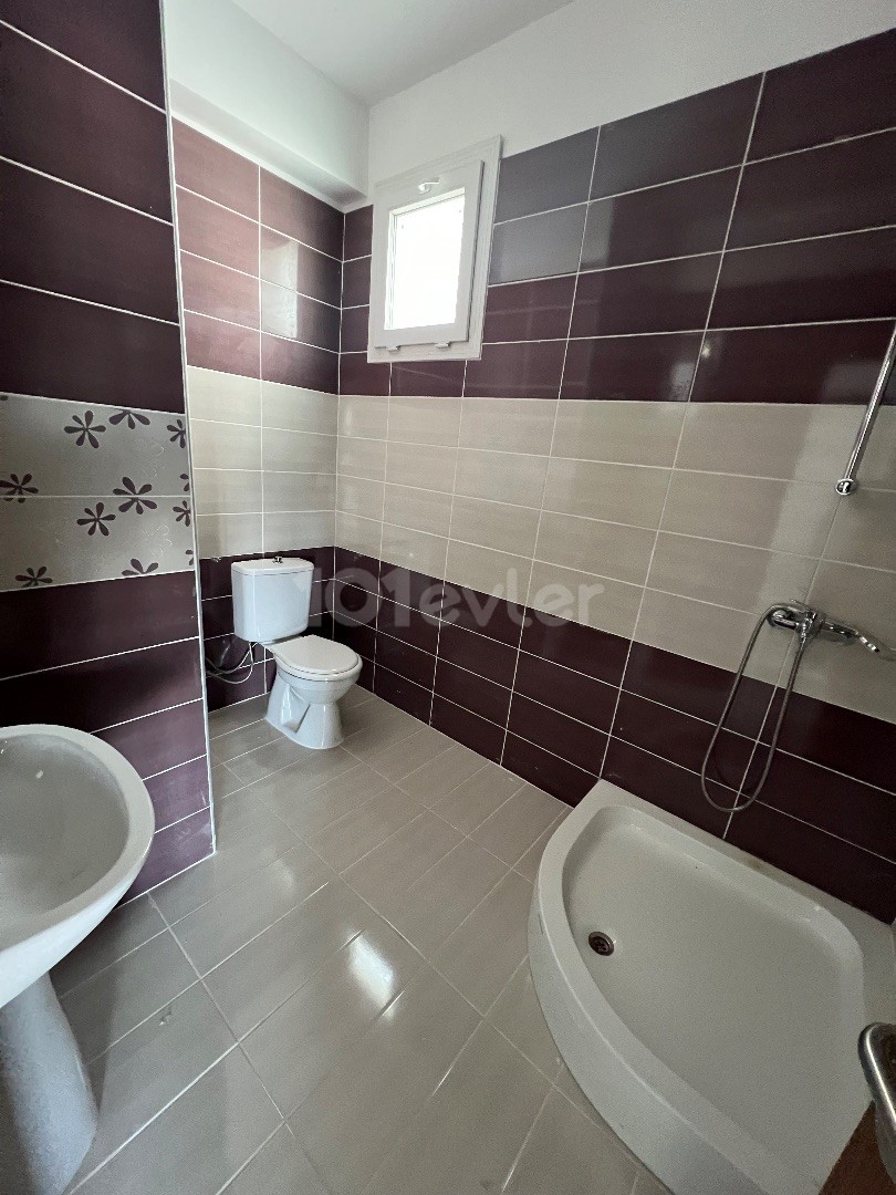 LEFKOŞA/GÖNYELİ DE HİÇ KULLANILMAMIŞ 3 BANYOLU TÜRK KOÇAN SATILIK 3+1 DAİRE.. 0533 859 21 66