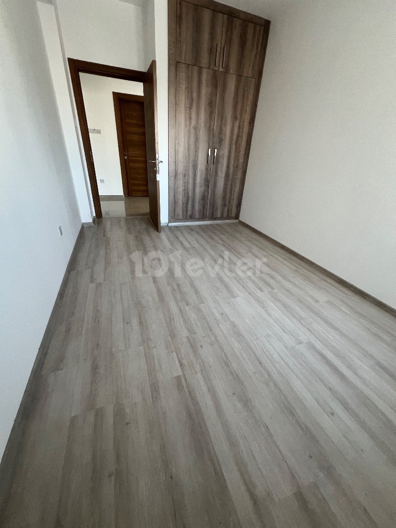 LEFKOŞA/GÖNYELİ DE HİÇ KULLANILMAMIŞ 3 BANYOLU TÜRK KOÇAN SATILIK 3+1 DAİRE.. 0533 859 21 66