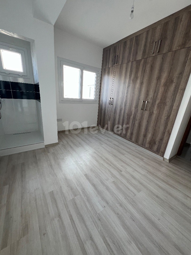 LEFKOŞA/GÖNYELİ DE HİÇ KULLANILMAMIŞ 3 BANYOLU TÜRK KOÇAN SATILIK 3+1 DAİRE.. 0533 859 21 66