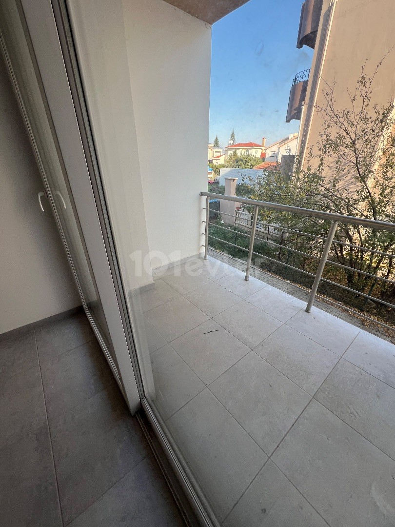 NIE GENUTZTE 2+1-WOHNUNG ZUM VERKAUF IN NICOSIA/GÖNYELİ IN DER NÄHE VON YENIKENT. 0533 859 21 66