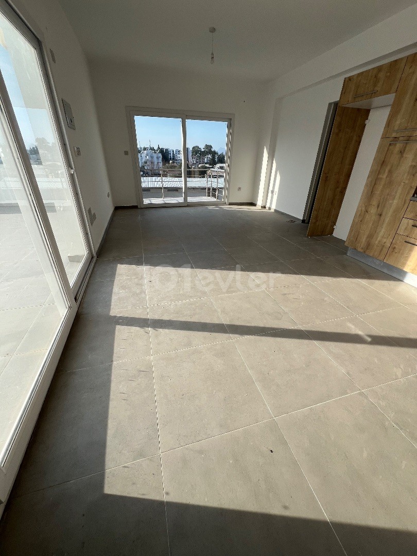 LEFKOŞA/GÖNYELİ DE ASANSÖRLÜ GENİŞ MANZARALI TERASLI MERKEZİ KONUM SATILIK 2+1 PENTHOUSE.. 0533 859 21 66