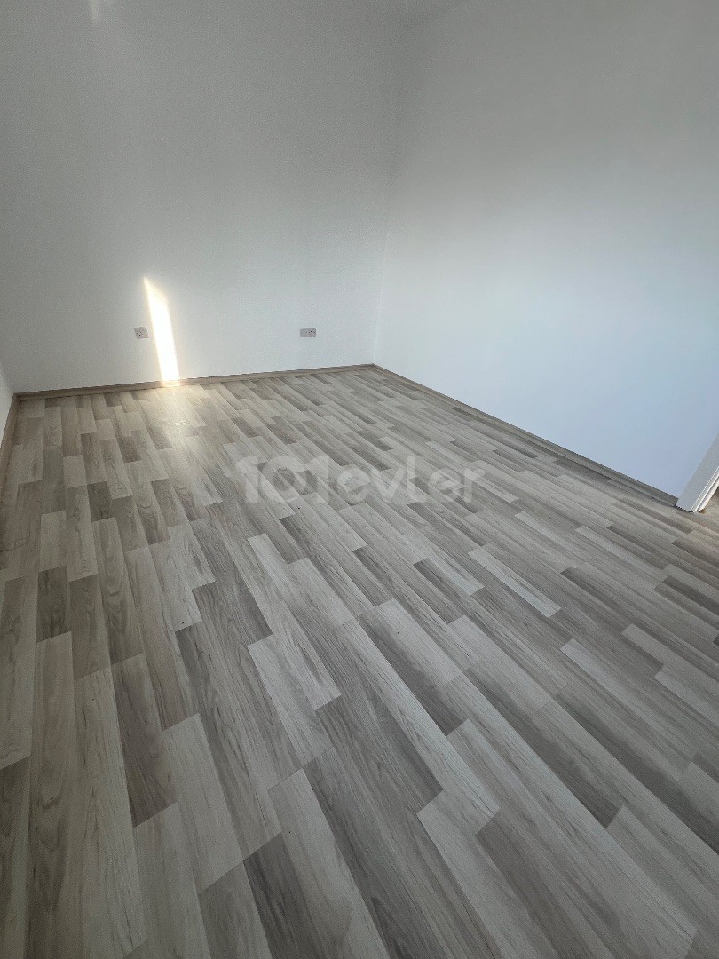 LEFKOŞA/GÖNYELİ DE ASANSÖRLÜ GENİŞ MANZARALI TERASLI MERKEZİ KONUM SATILIK 2+1 PENTHOUSE.. 0533 859 21 66