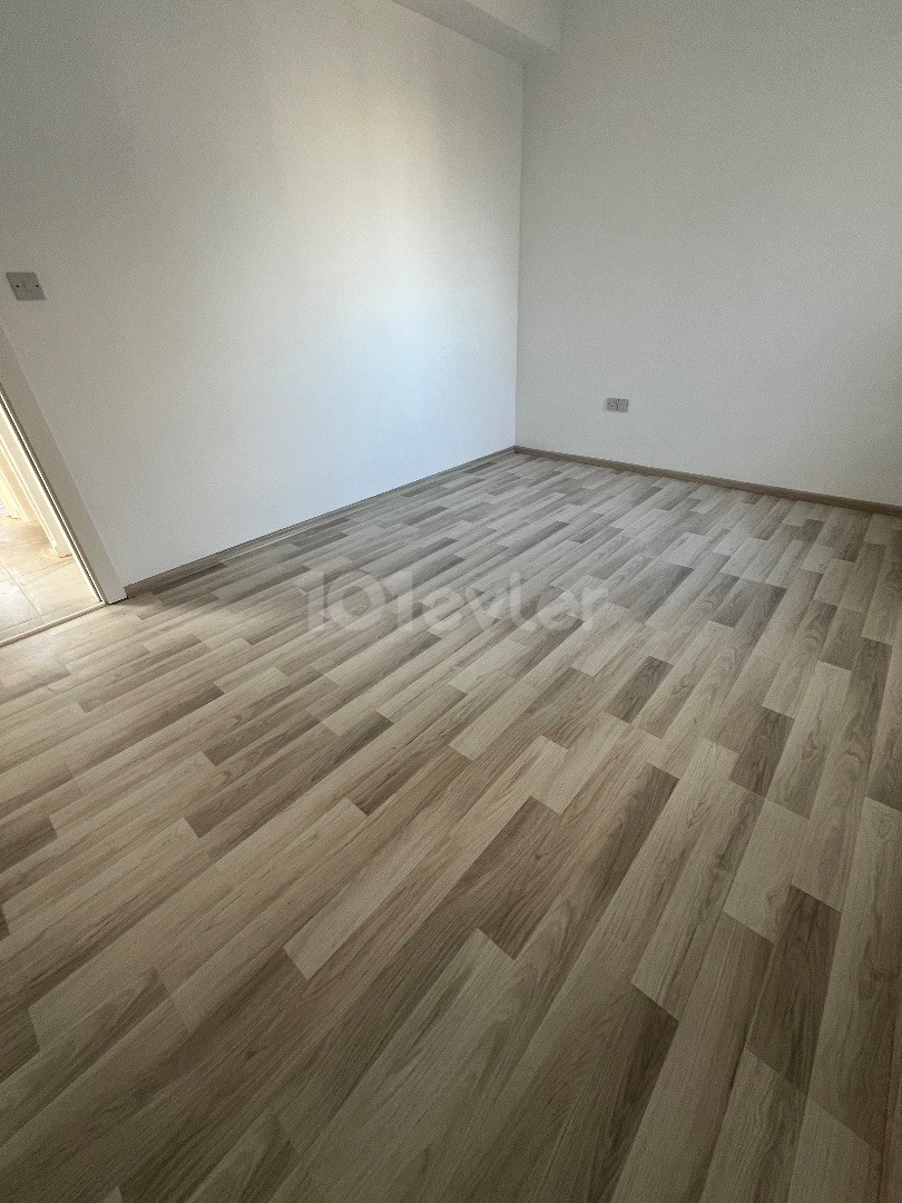 LEFKOŞA/GÖNYELİ DE ASANSÖRLÜ GENİŞ MANZARALI TERASLI MERKEZİ KONUM SATILIK 2+1 PENTHOUSE.. 0533 859 21 66