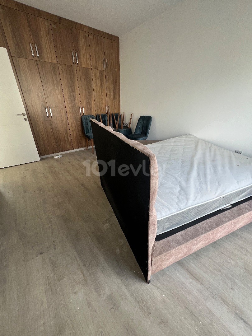 LEFKOŞA/GÖNYELİ DE FULL SIFIR EŞYALI 165 m2 TÜRK KOÇAN SATILIK 3+1 PENTHOUSE.. 0533 859 21 66