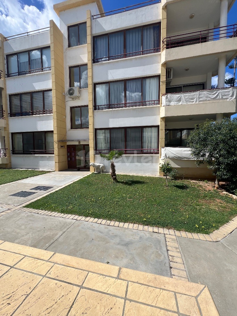 3+1 FLAT FOR RENT IN KYRENIA/LAPTA, FULLY FURNISHED WITH SHARED POOL, NEXT TO THE MARKET..0533 859 21 66