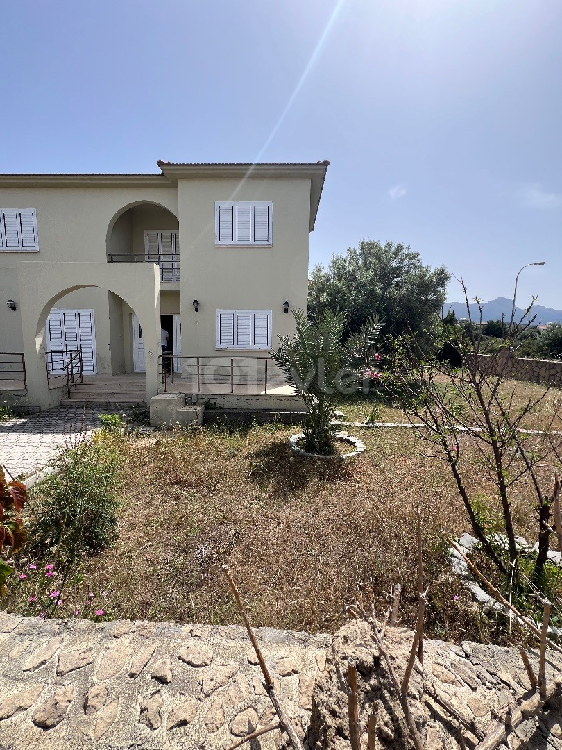 FULLY FURNISHED 4+1 DETACHED VILLA FOR SALE WITH 250 m2 CLOSED AREA, BUILT ON A LAND OF 850 m2 IN GİRNE/ALAGADİ..0533 859 21 66