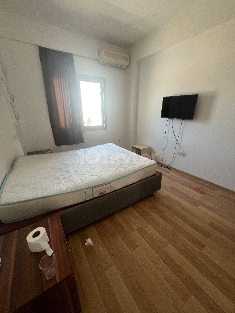 TÜRKISCHES KOÇAN, KOMPLETT MÖBLIERTE, SEHR GERÄUMIGE 2+1-WOHNUNG ZUM VERKAUF IN NICOSIA/ORTAKÖY GEGENÜBER DEM DEREBOYU CD SO PASHA HOTEL..0533 859 21 66