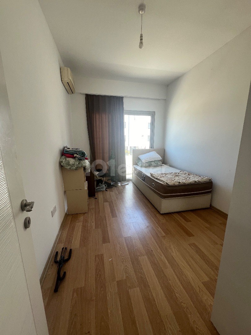 TÜRKISCHES KOÇAN, KOMPLETT MÖBLIERTE, SEHR GERÄUMIGE 2+1-WOHNUNG ZUM VERKAUF IN NICOSIA/ORTAKÖY GEGENÜBER DEM DEREBOYU CD SO PASHA HOTEL..0533 859 21 66