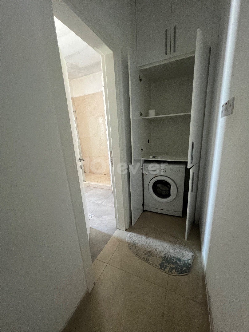 TÜRKISCHES KOÇAN, KOMPLETT MÖBLIERTE, SEHR GERÄUMIGE 2+1-WOHNUNG ZUM VERKAUF IN NICOSIA/ORTAKÖY GEGENÜBER DEM DEREBOYU CD SO PASHA HOTEL..0533 859 21 66