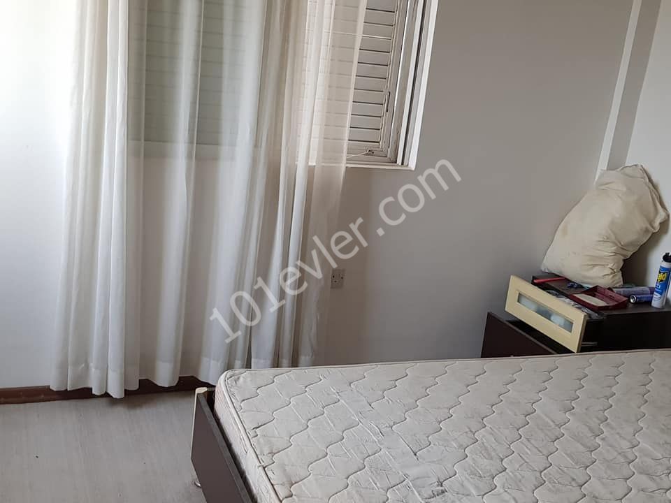 Gönyeli de duraklara 5 dk yürüyüş mesafesinde 3+1 kiralık villa