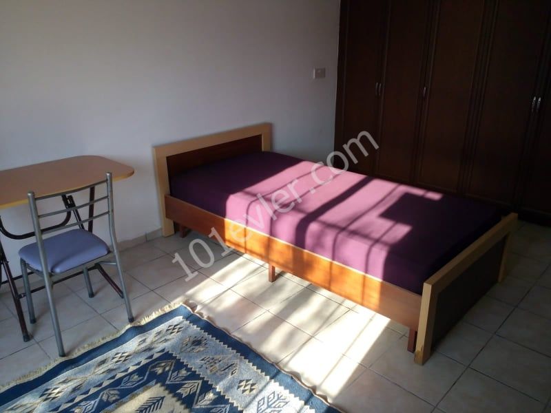 Gönyeli Onan Tic. Yanı duraklara 2 dk yürüyüş mesafesinde 3+1 öğrenciye kiralık daire