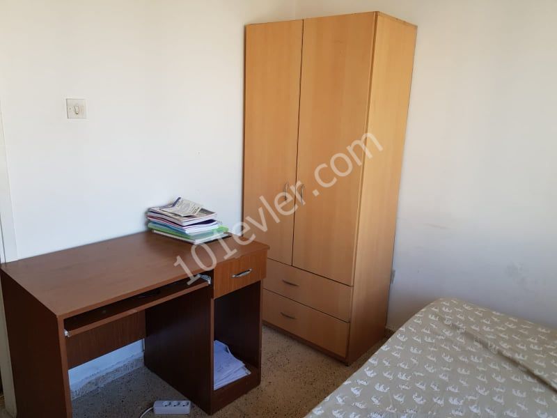 Gönyeli de Marmaris Sk. Levent Apt. 9/B D/8 market ve duraklara yürüyüş mesafesin de 3+1  kiralık daire