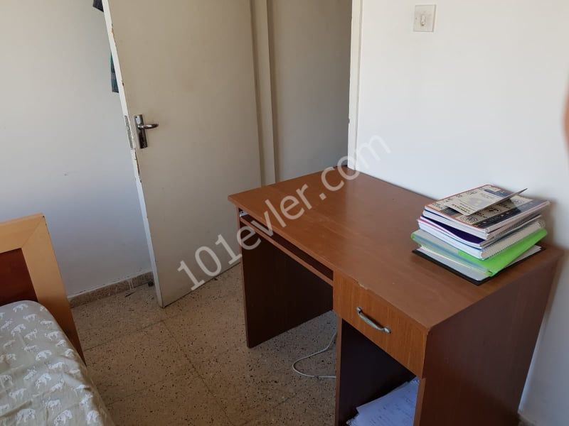 Gönyeli de Marmaris Sk. Levent Apt. 9/B D/8 market ve duraklara yürüyüş mesafesin de 3+1  kiralık daire