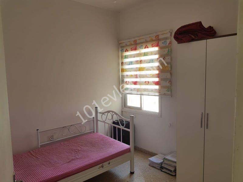 Gönyeli de Marmaris Sk. Levent Apt. 9/B D/8 market ve duraklara yürüyüş mesafesin de 3+1  kiralık daire