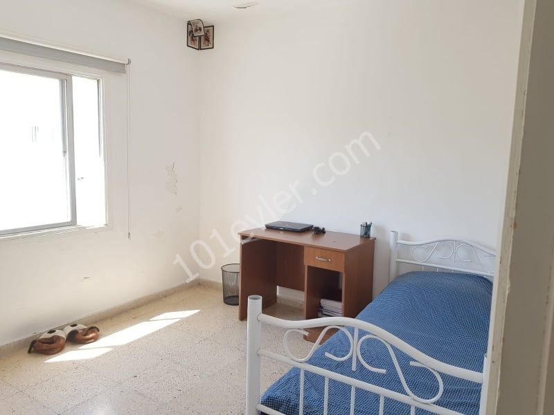 Gönyeli de Marmaris Sk. Levent Apt. 9/B D/8 market ve duraklara yürüyüş mesafesin de 3+1  kiralık daire