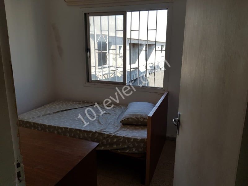 Gönyeli de Marmaris Sk. Levent Apt. 9/B D/8 market ve duraklara yürüyüş mesafesin de 3+1  kiralık daire