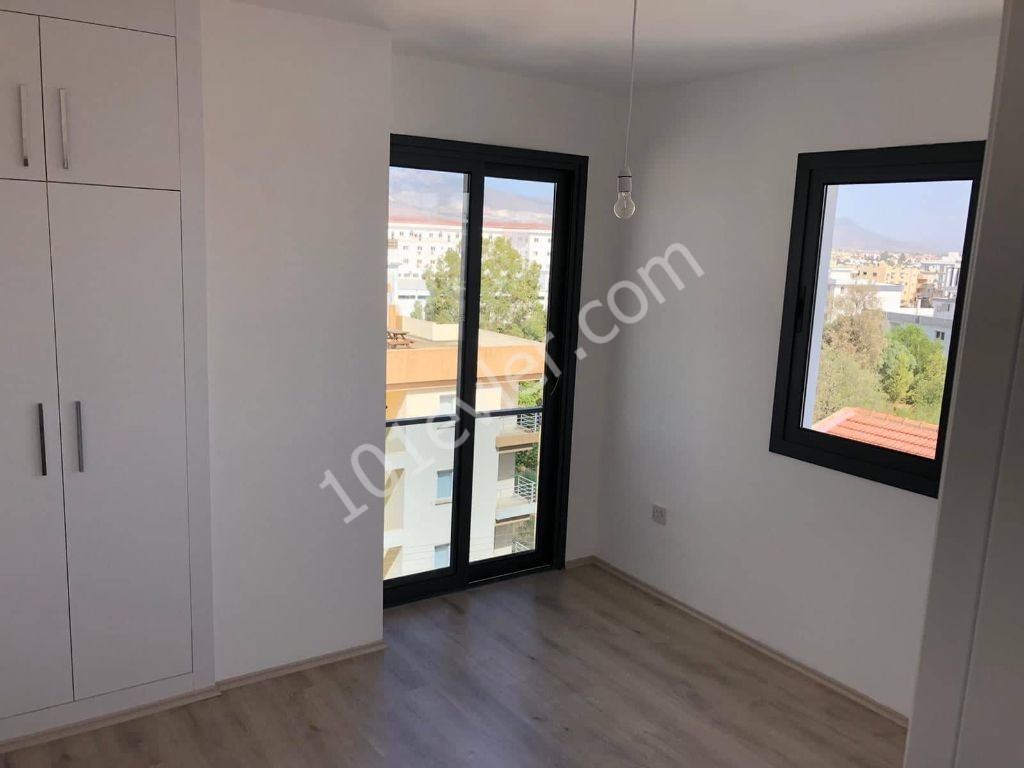 Penthouse For Sale in Küçük Kaymaklı, Nicosia