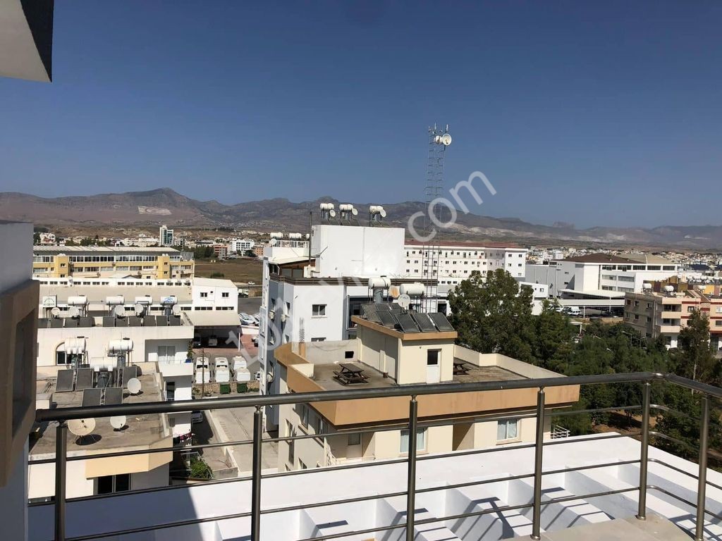 Penthouse For Sale in Küçük Kaymaklı, Nicosia