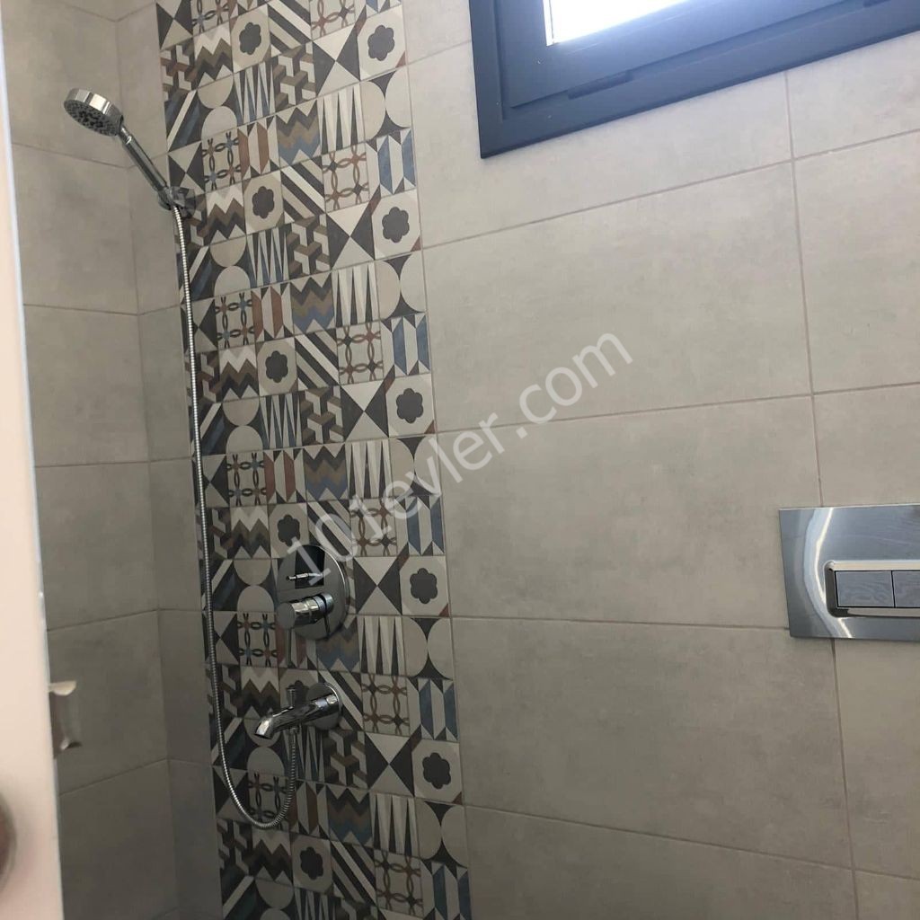 Penthouse For Sale in Küçük Kaymaklı, Nicosia