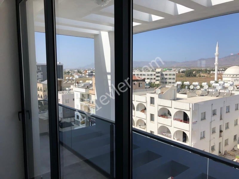 Penthouse For Sale in Küçük Kaymaklı, Nicosia