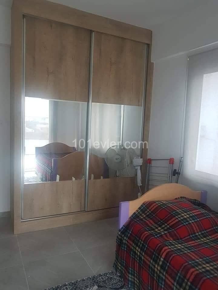 Haspolat Belediye evlerinde full eşyalı kiralık 2+1 daire