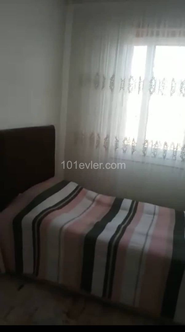 Haspolat Belediye evlerinde full eşyalı kiralık 2+1 daire