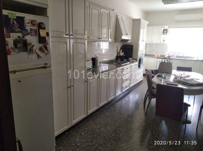 Detached House For Sale in Aşağı Bostancı, Guzelyurt