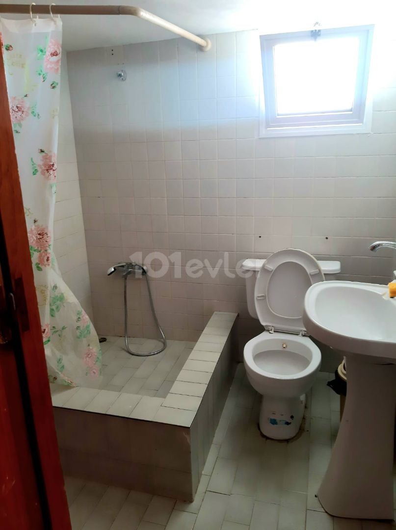 NICOSIA-K.KAYMAKLI, 3 + 1 APARTMENT FOR RENT WITH A 6-MONTH PAYMENT OF 5,000TL!!! ** 