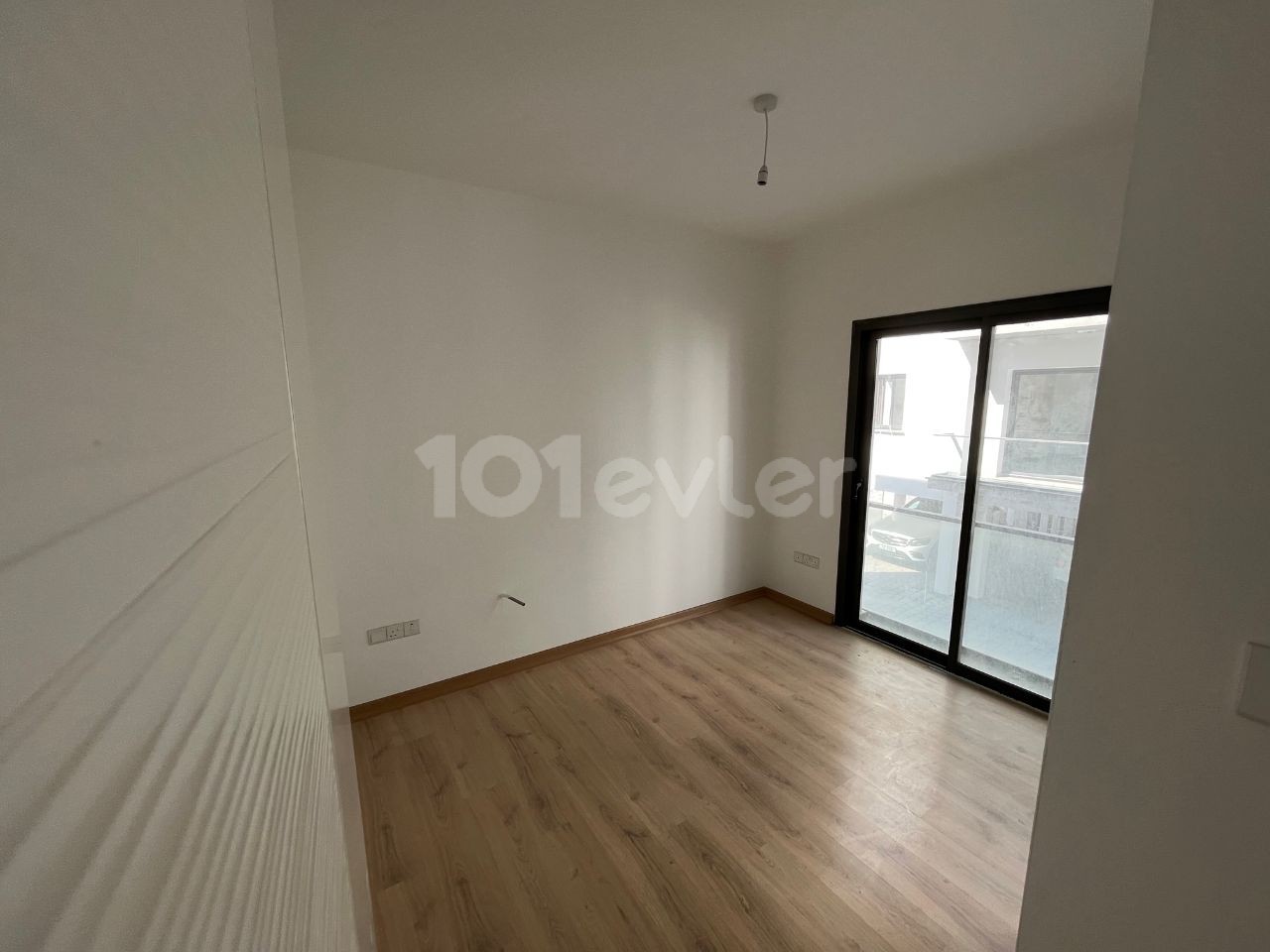 Nicosia-Köşklüçiftlik te Spacious 1 + 1 Apartment Made of Turkish Goods on Metehan road ** 