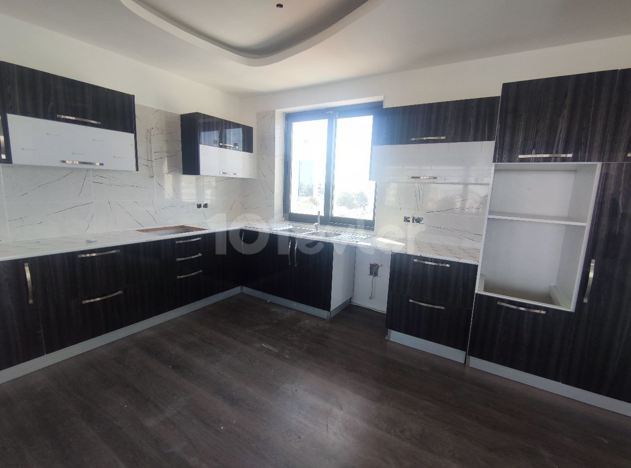 Penthouse zu vermieten in Yenisehir ** 