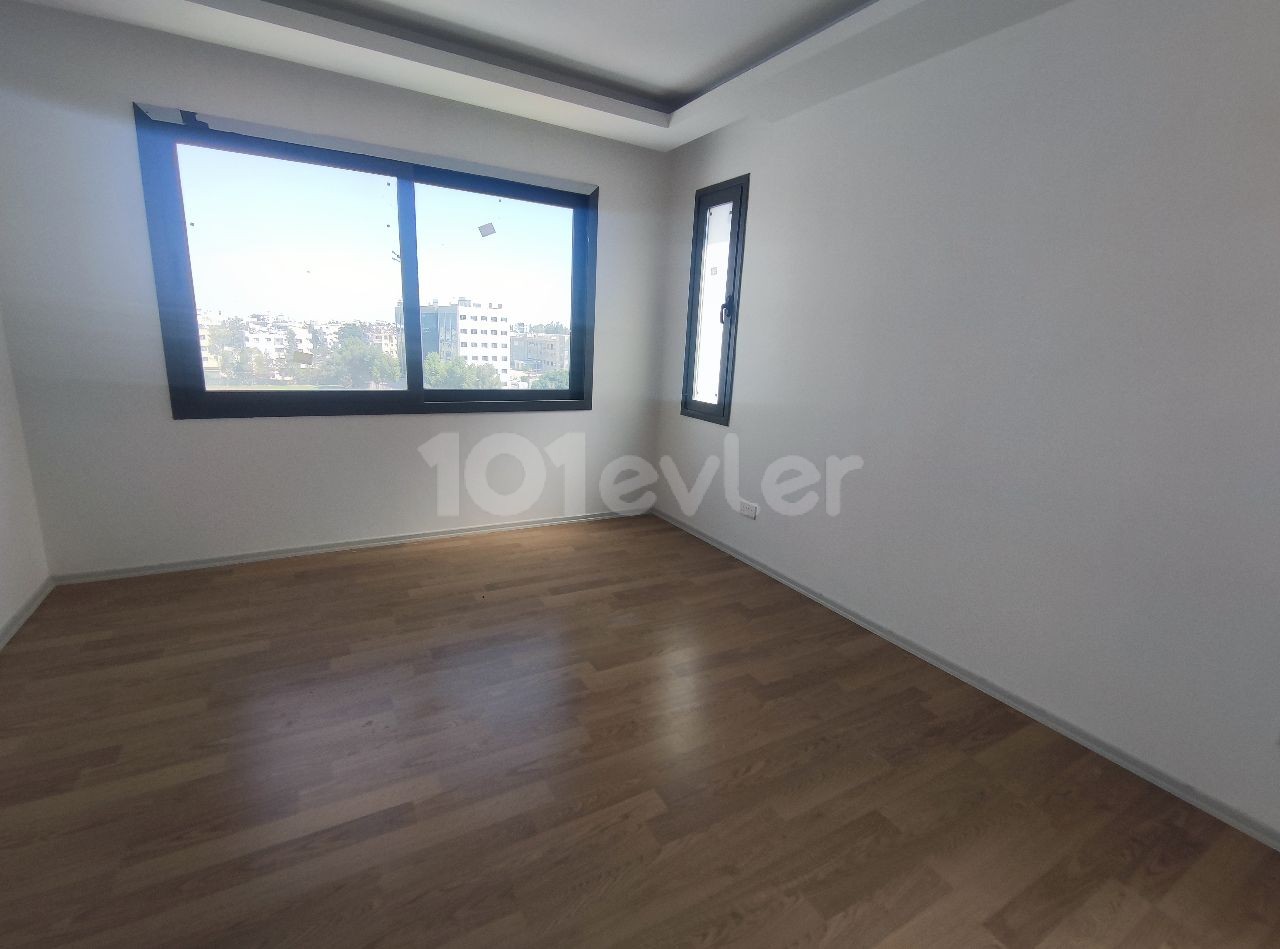 Yenişehir de esyasiz kiralık penthouse 