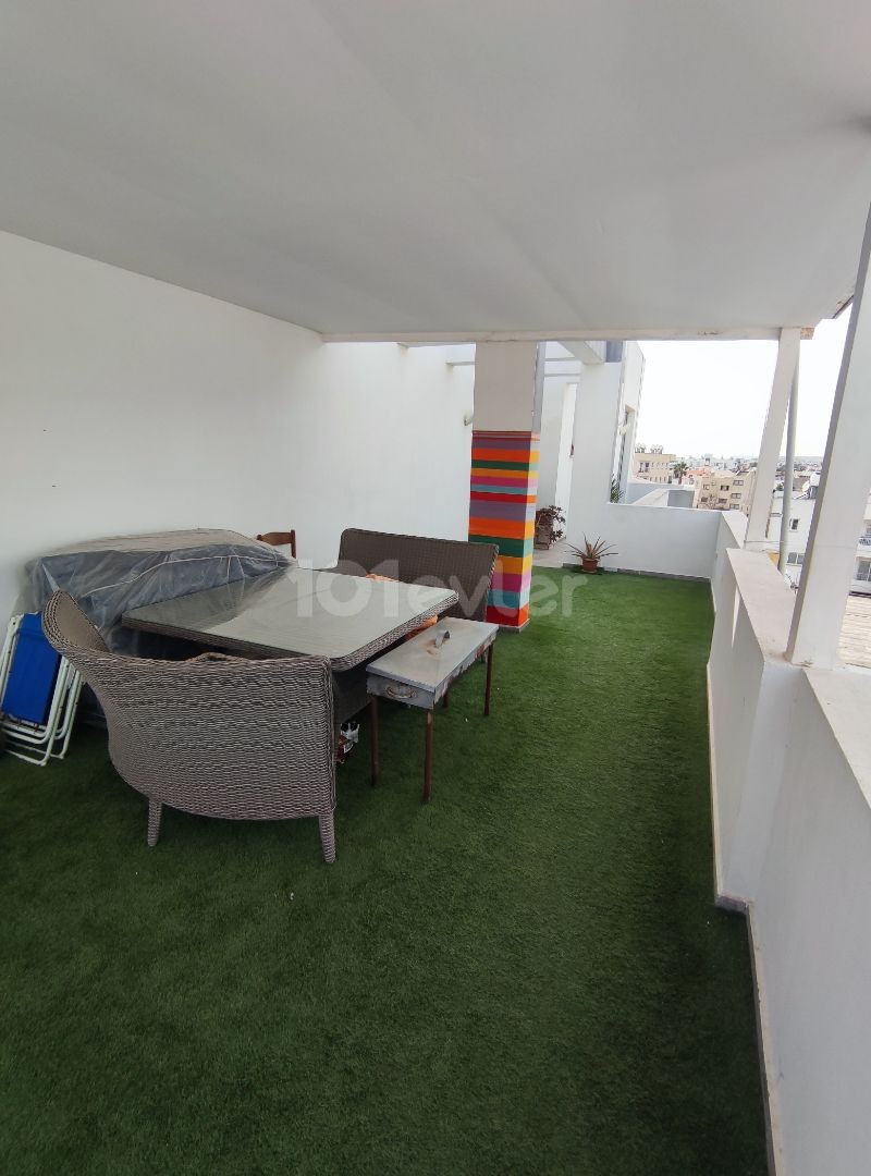 WELL MAINTAINED 2+1 PENTHOUSE IN GÖNYELI 