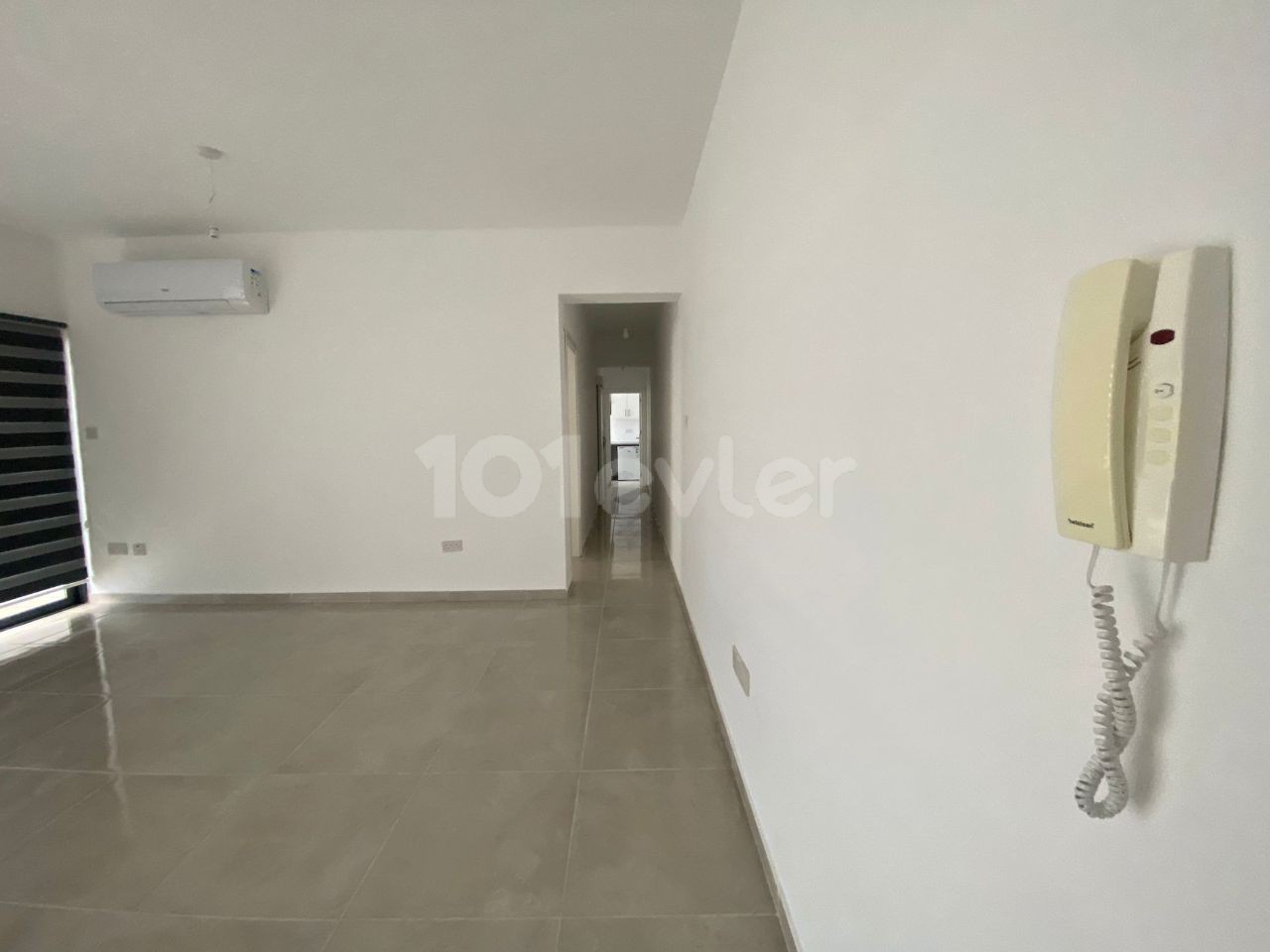 1+1 FLAT FRESH TO THE MAIN ROAD AT THE ENTRANCE OF GÖNYELİ