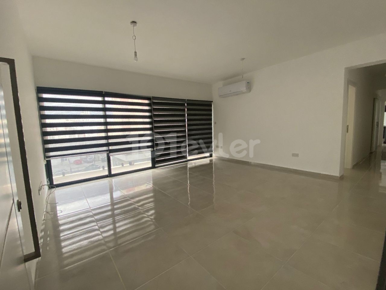 1+1 FLAT FRESH TO THE MAIN ROAD AT THE ENTRANCE OF GÖNYELİ