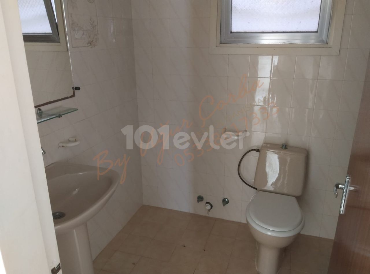 3+1 FLAT FOR RENT IN KYRENIA CENTER WITH MONTHLY PAYMENT