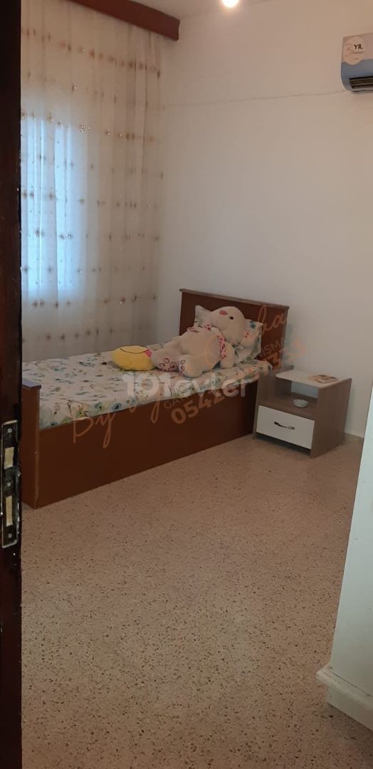 KAYMAKLI 3+1 FLAT FOR RENT