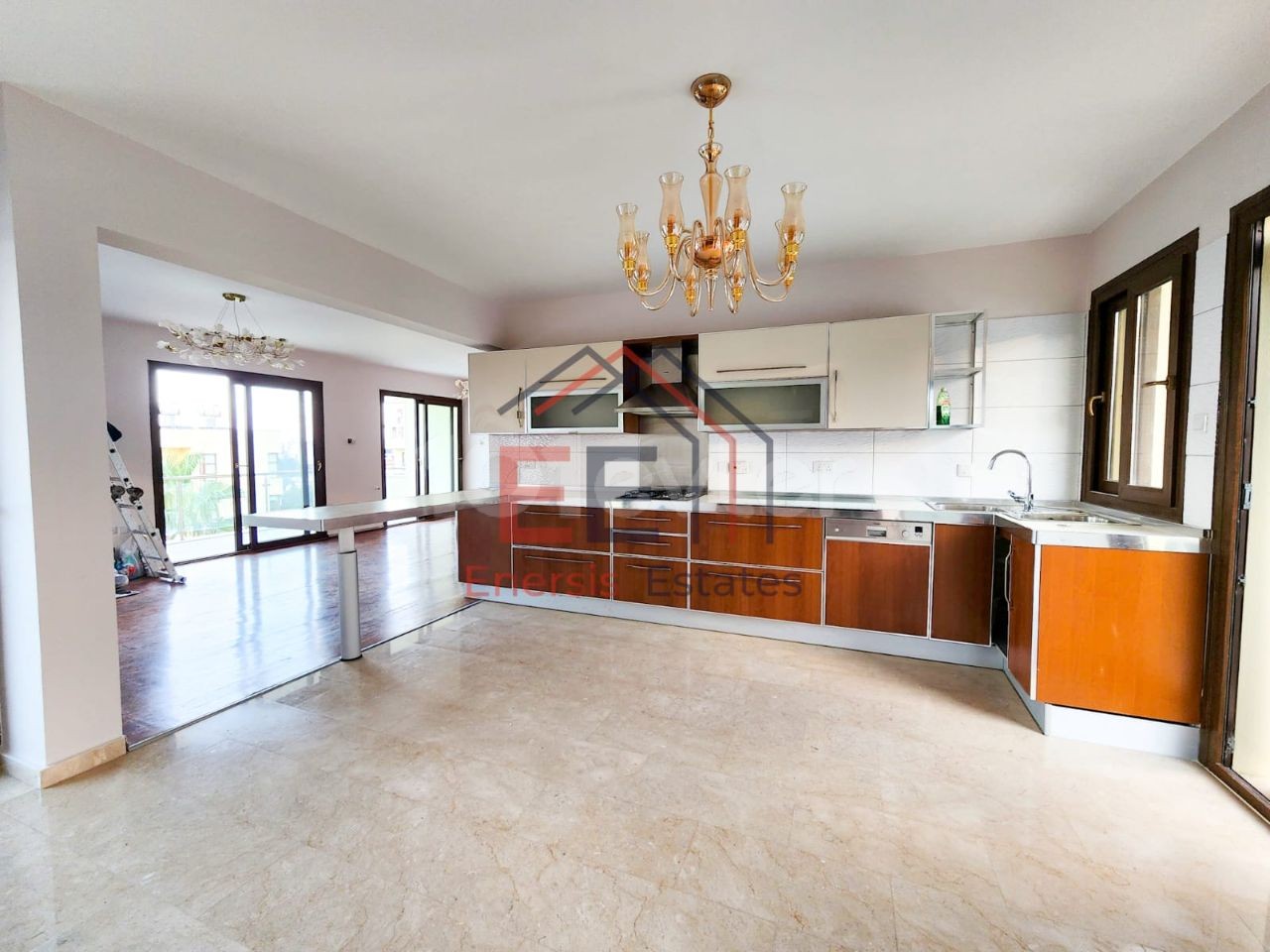 3+1 PENTHOUSE, FOR SALE. GIRNE. CENTER