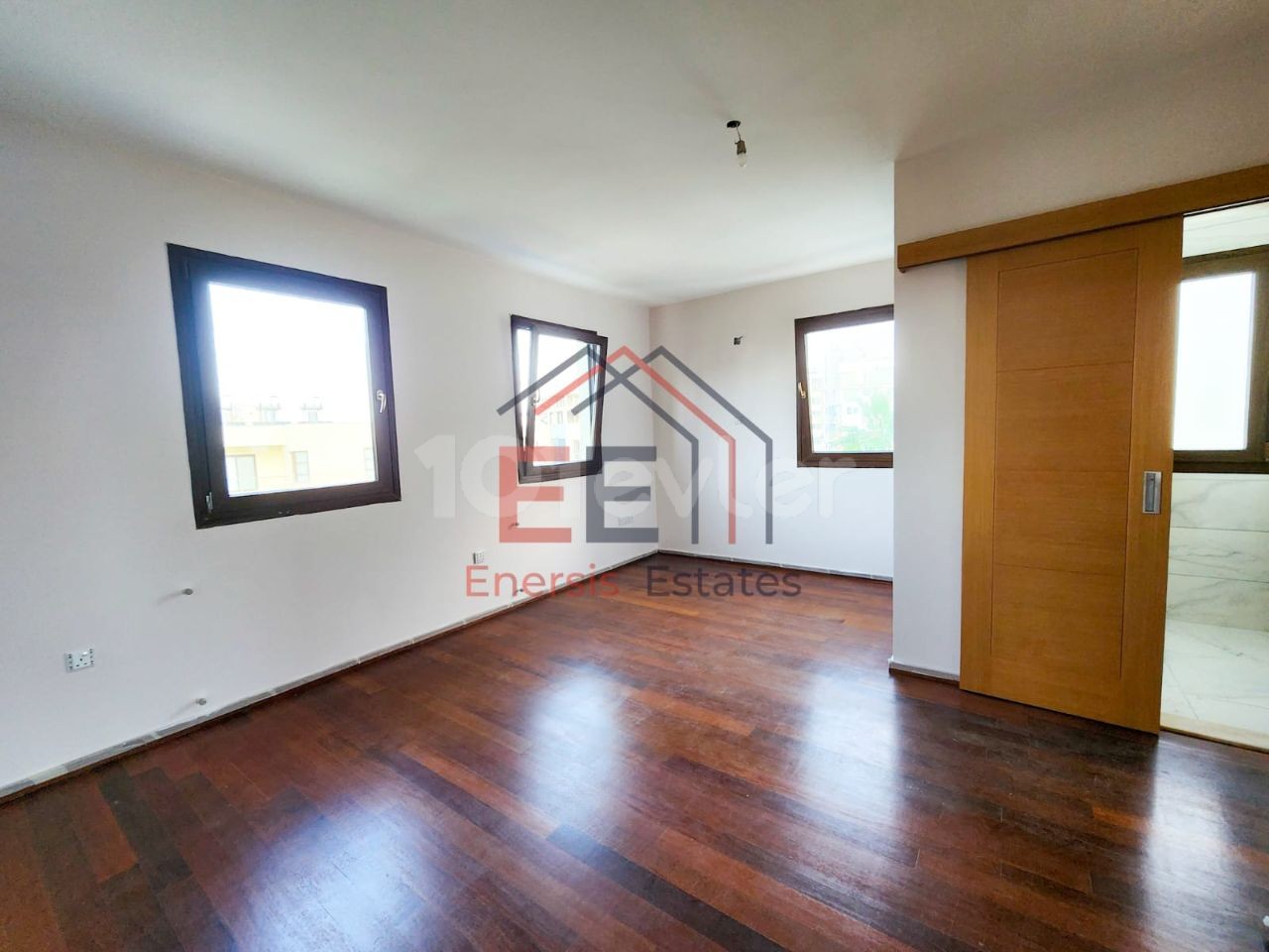 3+1 PENTHOUSE, FOR SALE. GIRNE. CENTER