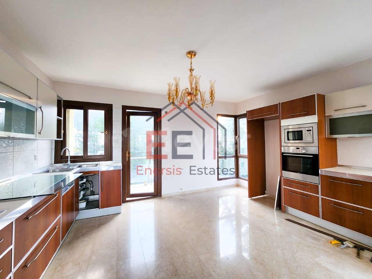 3+1 PENTHOUSE, FOR SALE. GIRNE. CENTER