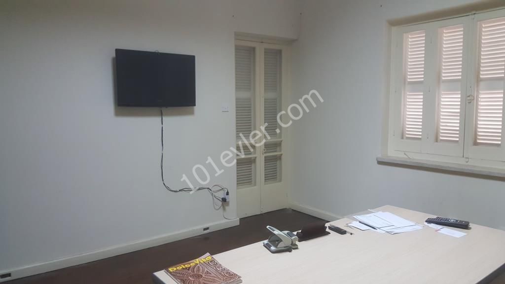 KÖŞKLÜÇİFTLİK (MALİYE BAK.ARKASI) BÖLGESİNDE KİRALIK OFİS. İLETİŞİM: 0542 885 88 88   