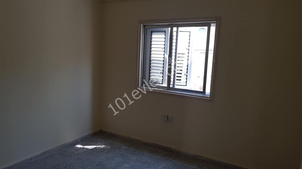 Detached House To Rent in Göçmenköy, Nicosia